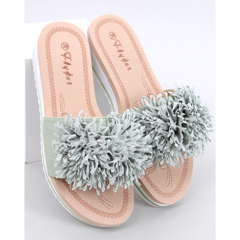 Ragnes Ljusgröna blommiga kilmulor 1