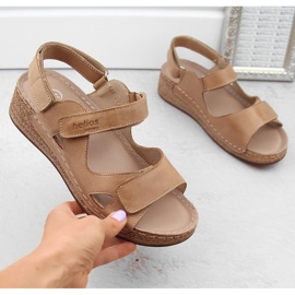 Bekväma damsandaler i läder, beige Helios 138,07 1