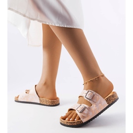 Rosa diabilder med Arnaude-spännen 1