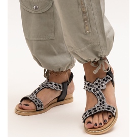 Shahidas blanka svarta sandaler 1