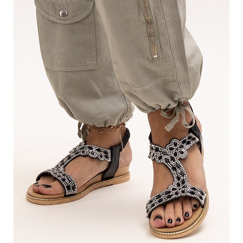 Shahidas blanka svarta sandaler 1