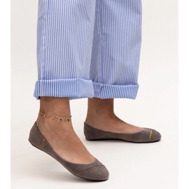 Grå klassiska Dorris balettlägenheter 1