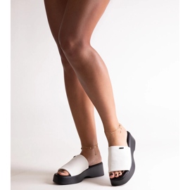 Vita flip-flops på Big Star NN274022-plattformen 3