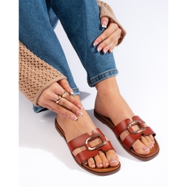 Bruna flip-flops för kvinnor av Sergio Leone 1