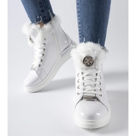 Vita patentsneakers med päls från Fiemme 2