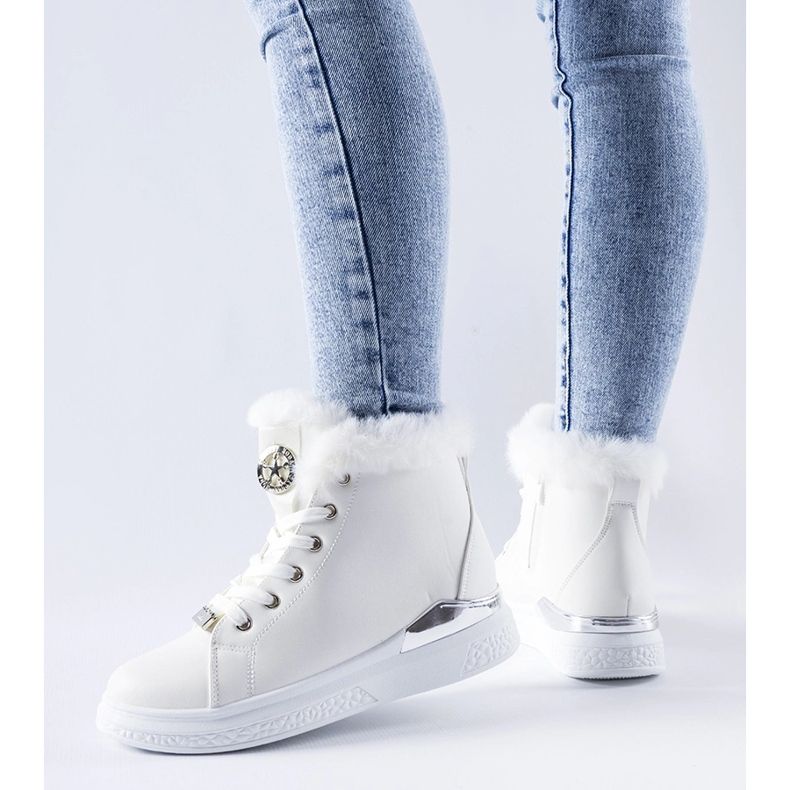 Vita sneakers med päls från Fiemme 2