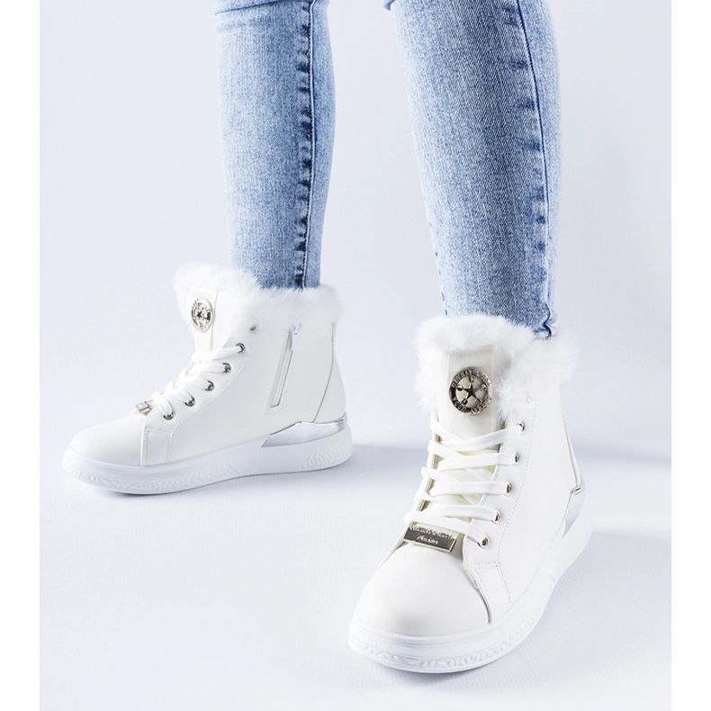 Vita sneakers med päls från Fiemme 1