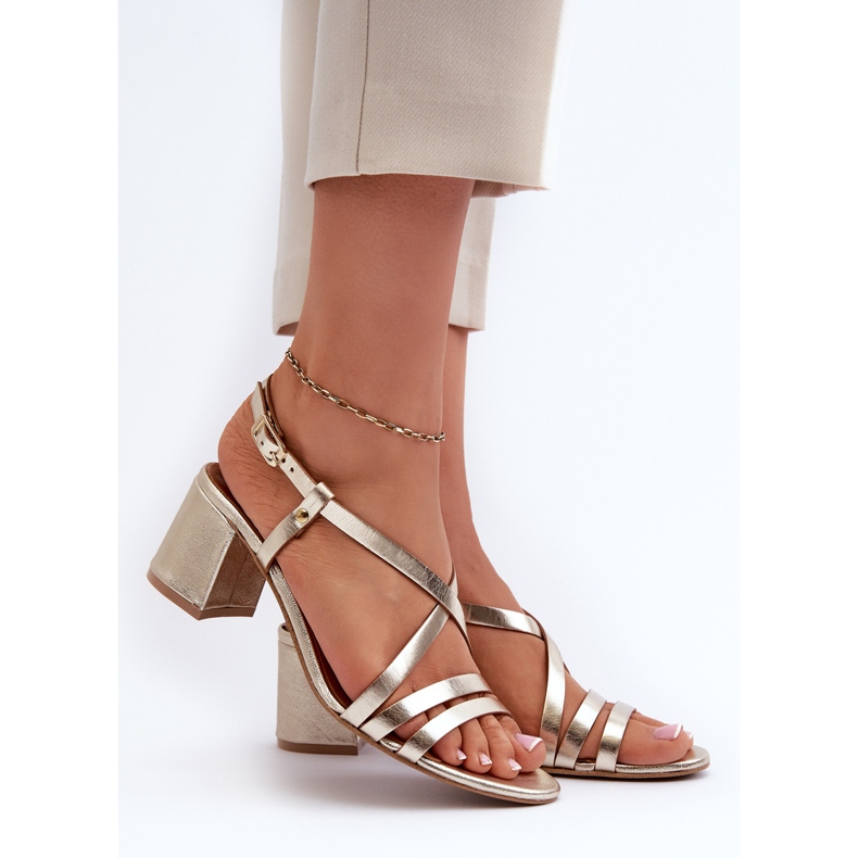 Lädersandaler på låg klack Maciejka 06653-25 Guld gyllene 2