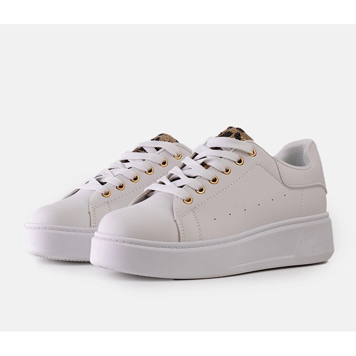 Vita sneakers med iögonfallande Asmait-dekoration 1