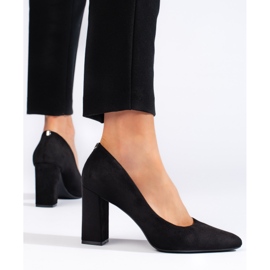 Svarta pumps i mocka med tjock klack från Sergio Leone 1