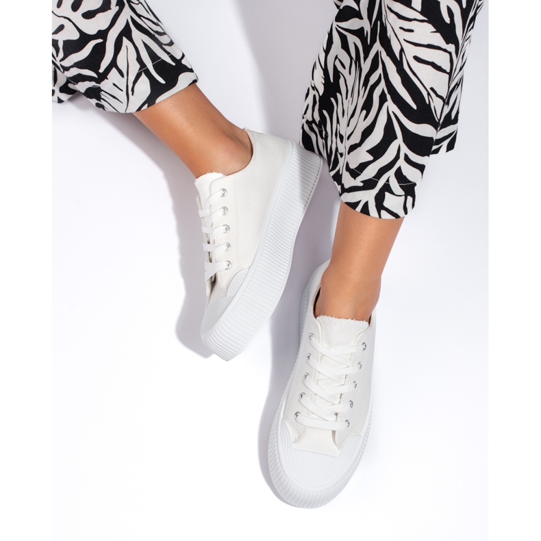 Plattsneakers för kvinnor vita 2