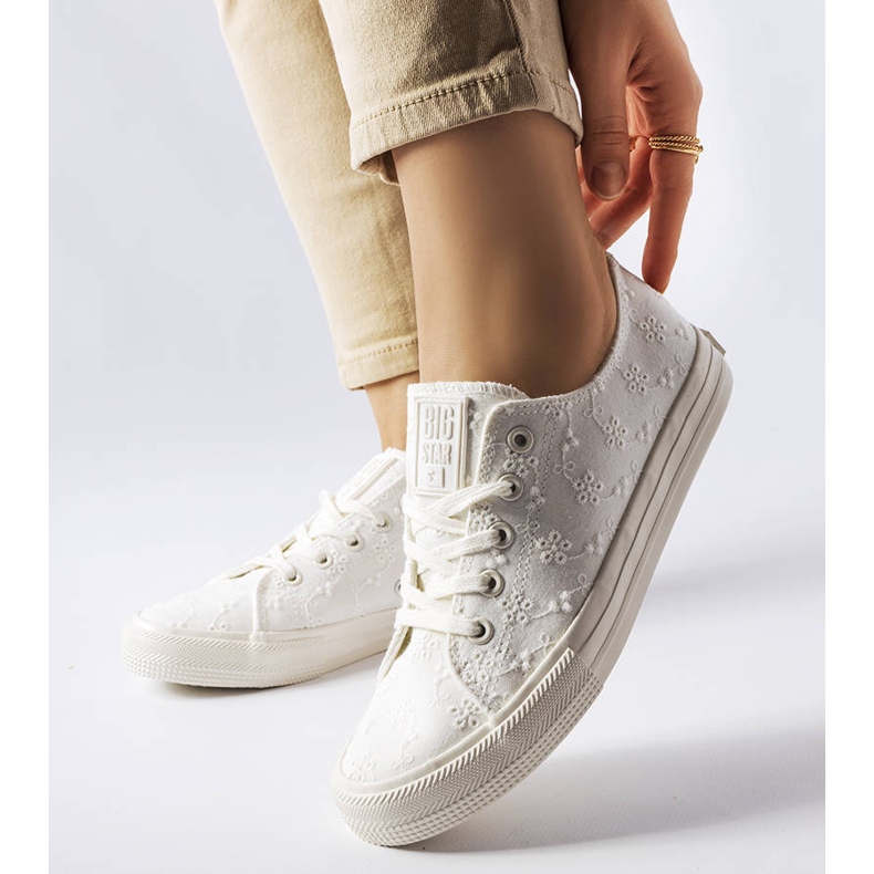 Vita sneakers med Big Star-broderi LL274223 1
