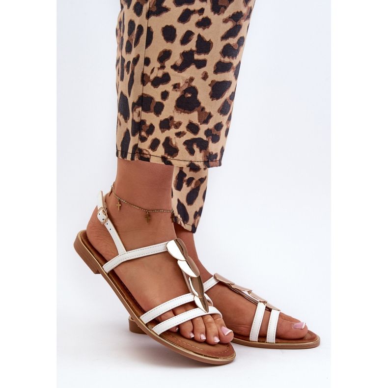 Platta sandaler för kvinnor med gulddekorationer, vit Raiva 1