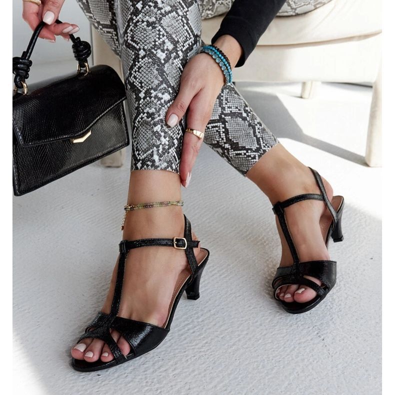 Svarta högklackade sandaler från Mislawa 1