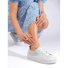 Gråa damsneakers gjorda av ekologiskt läder 2