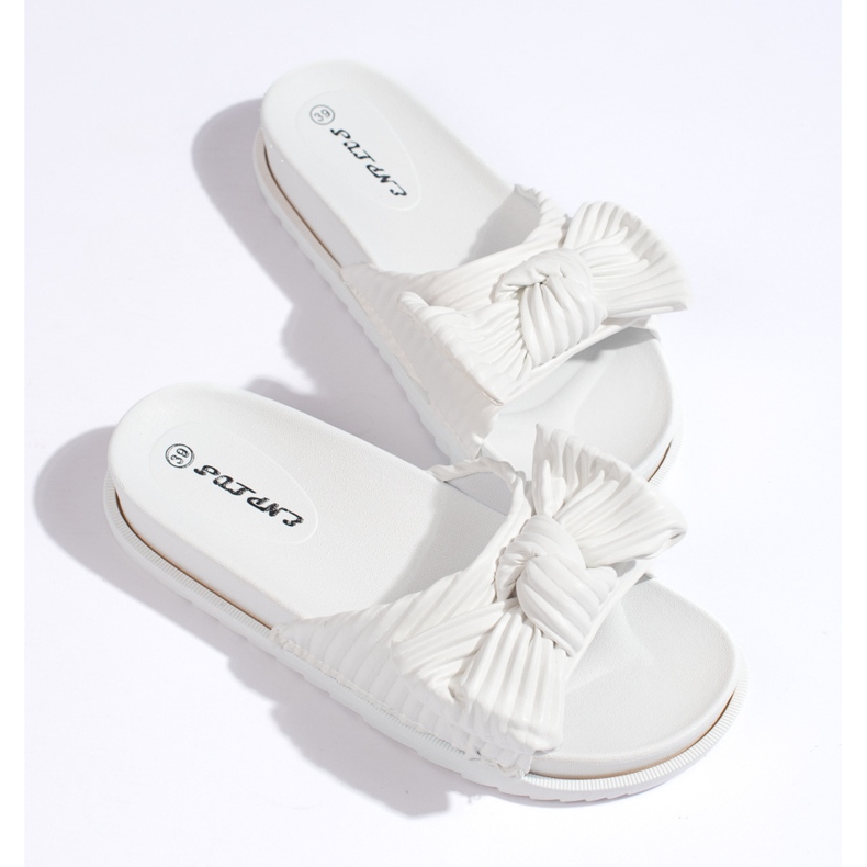 Vita flipflops med tjock sula 1