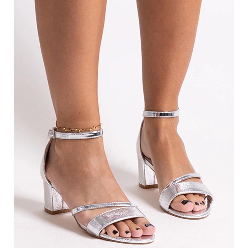 Silver högklackade sandaler med innersula i läder från Tida 1