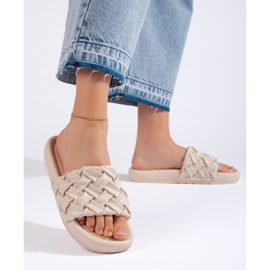 Beige flätade tofflor för kvinnor 1