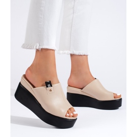 Beige wedge tofflor 1