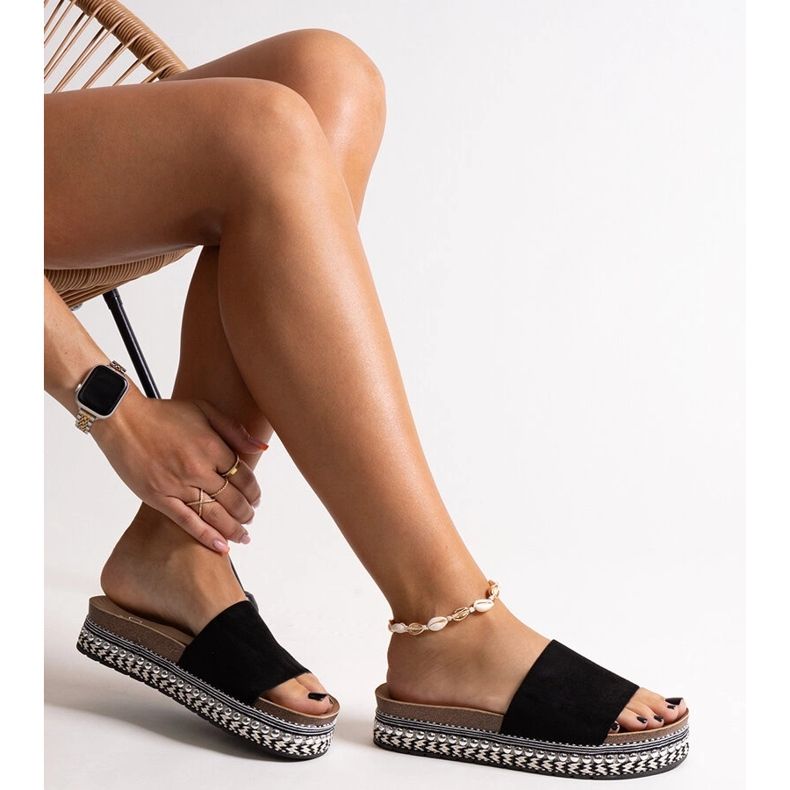 Svarta flipflops med en dekorativ Jaśminasula 1