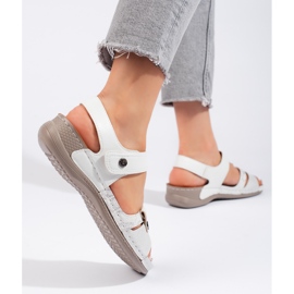 Bekväma vita damsandaler 1