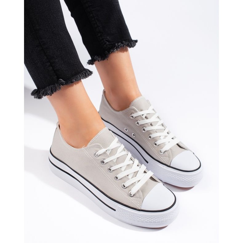 Klassiska grå sneakers för kvinnor 1