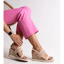 Beige Muhja sandaler med kil 1