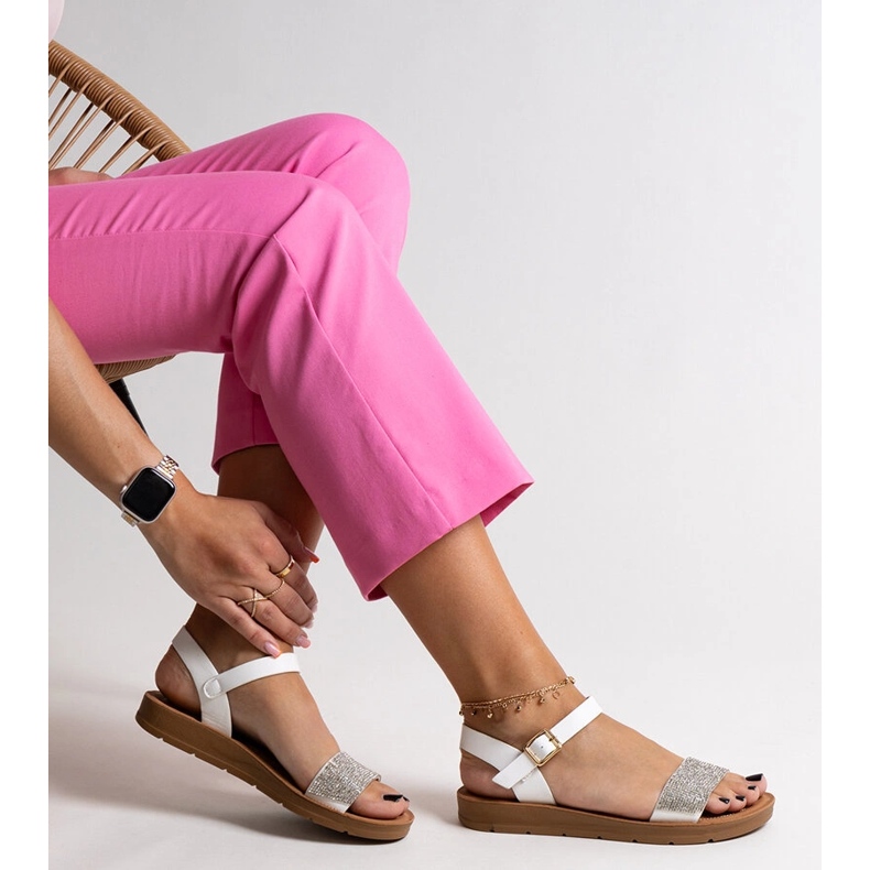 Vita sandaler med Estellaria cubic zirconias 1