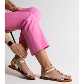 Platta sandaler i Amaranth guld gyllene 1