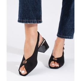 Eleganta svarta högklackade mockasandaler 1