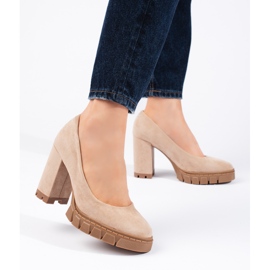 Högklackade pumps i beige mocka för kvinnor 1