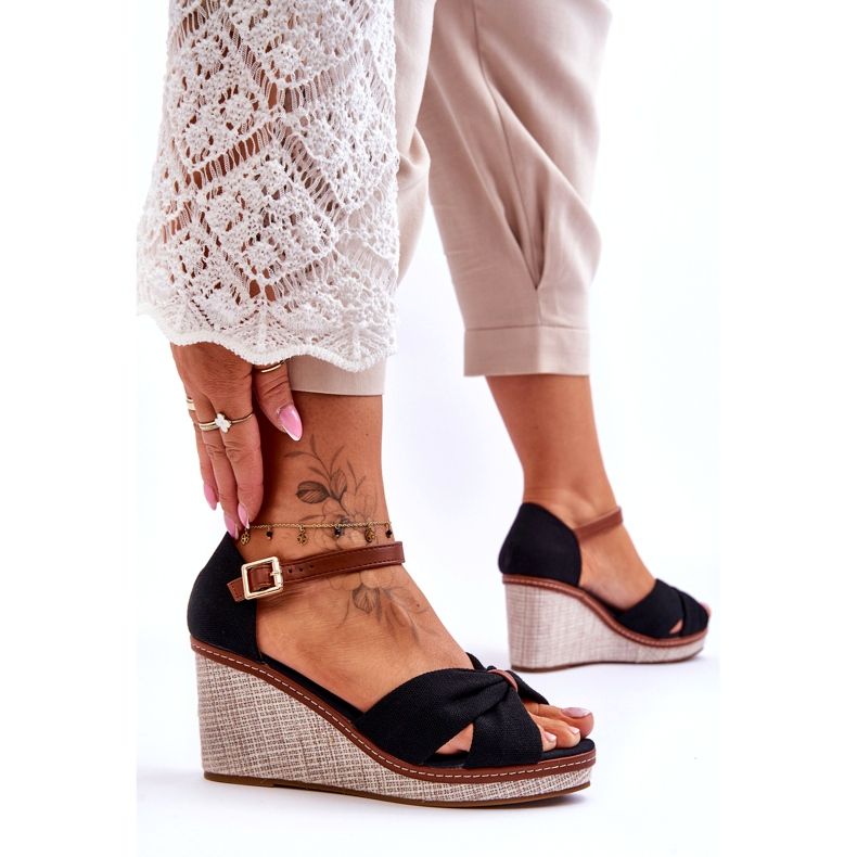 Svarta damsandaler med kil 3