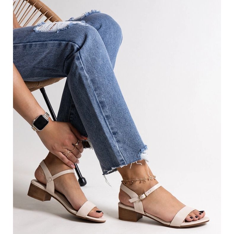 Beige lågklackade sandaler Basina 1