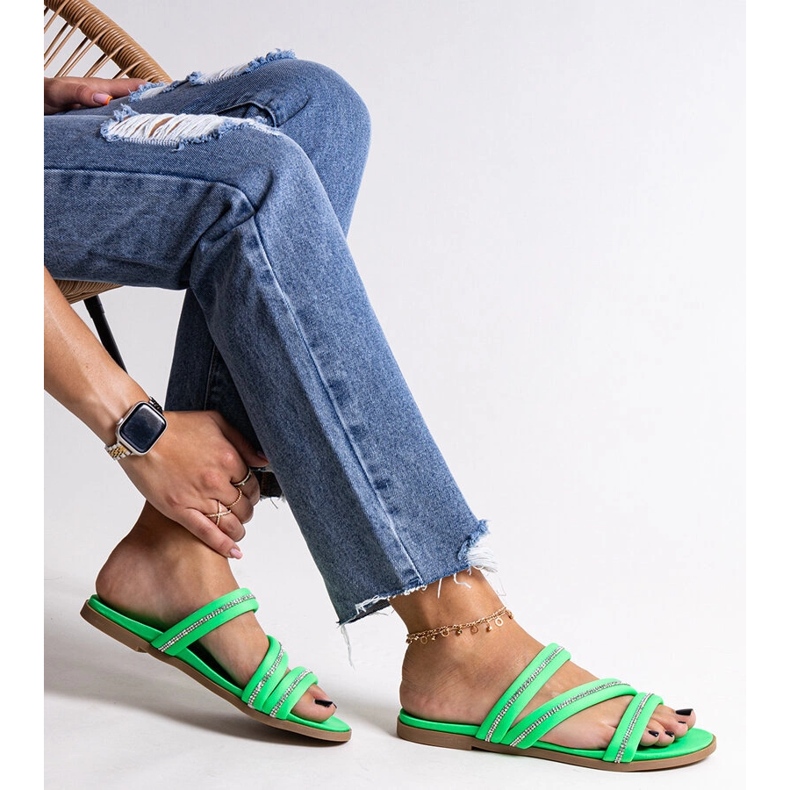 Gröna flipflops med strass från Martinela 1