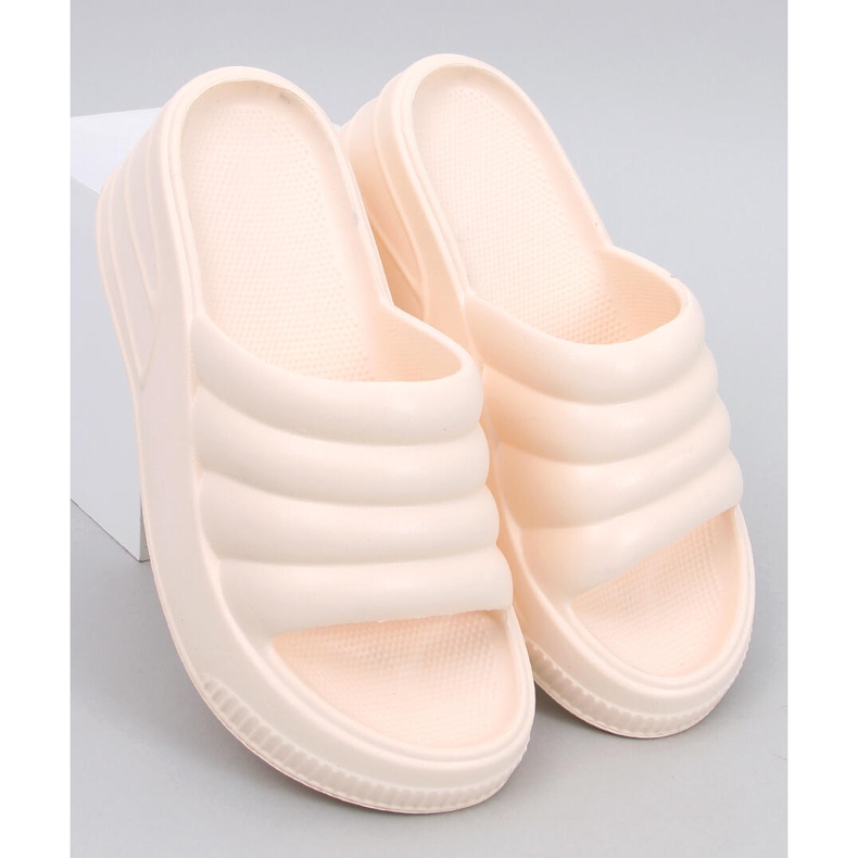 Diames Beige kilasandaler i skum 1