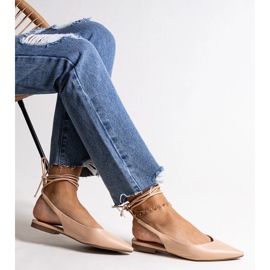 Knytta beige balettlägenheter gjorda av Batra ekoläder 1