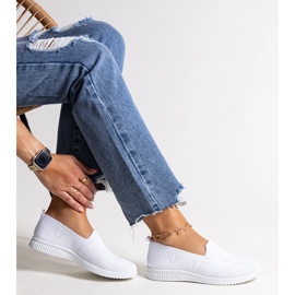 Dåligt vita slip-on sneakers 1