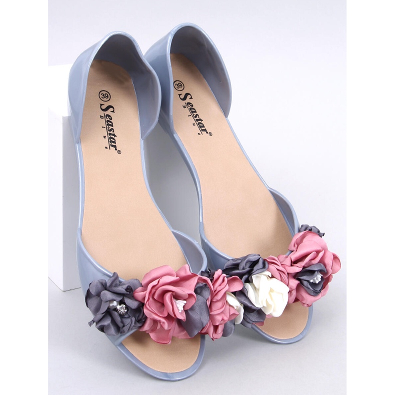 Melissa med Carmil Grey blommor grå 1