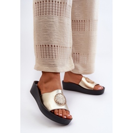 Zazoo 2920 läderkilflip-flops för kvinnor med gulddetalj guld gyllene 2