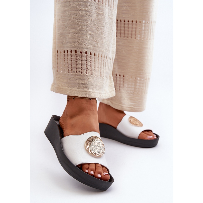 Zazoo 2920 Kläderflip-flops för kvinnor med gulddetalj, vit 2