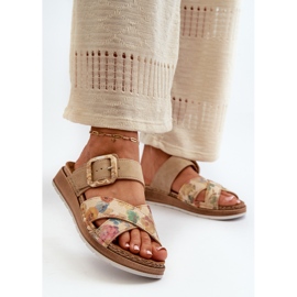 Bekväma flip-flops för kvinnor med ett blomspänne Inblu GS000051 Brun 2