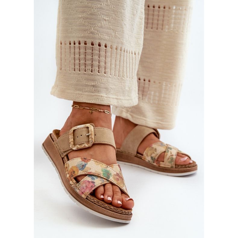 Bekväma flip-flops för kvinnor med ett blomspänne Inblu GS000051 Brun 2