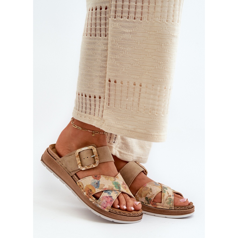 Bekväma flip-flops för kvinnor med ett blomspänne Inblu GS000051 Brun 1