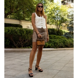 Husne svarta sandaler med hög klack 1