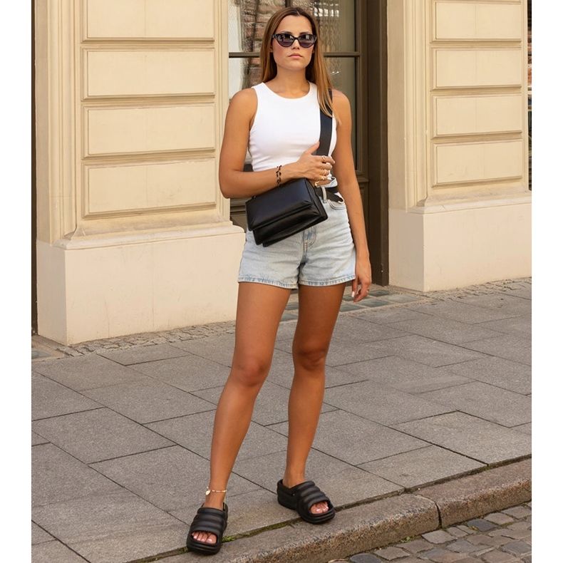 Aminas svarta massiva flipflops 1