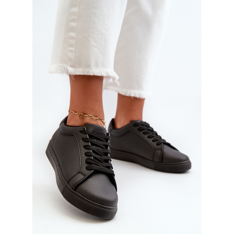 Svarta Diunna Låga Sneakers Sportskor Dam Gjorda av Eco Leather 2