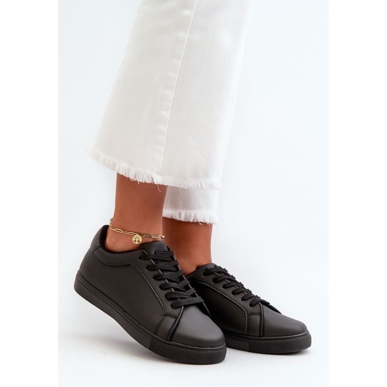 Svarta Diunna Låga Sneakers Sportskor Dam Gjorda av Eco Leather 1