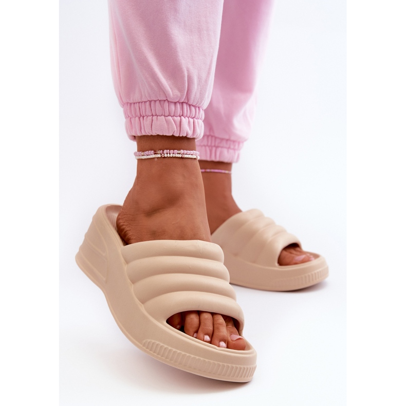 Lättviktsflipflops i skum för kvinnor med kil och plattform, beige Tendrea 2