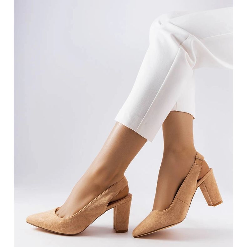 Beige högklackade Tolna pumps 1