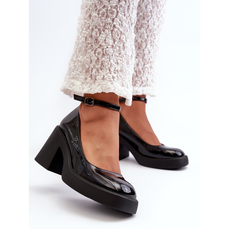 Svarta patentpumpar med massiva klackar Effiba 2
